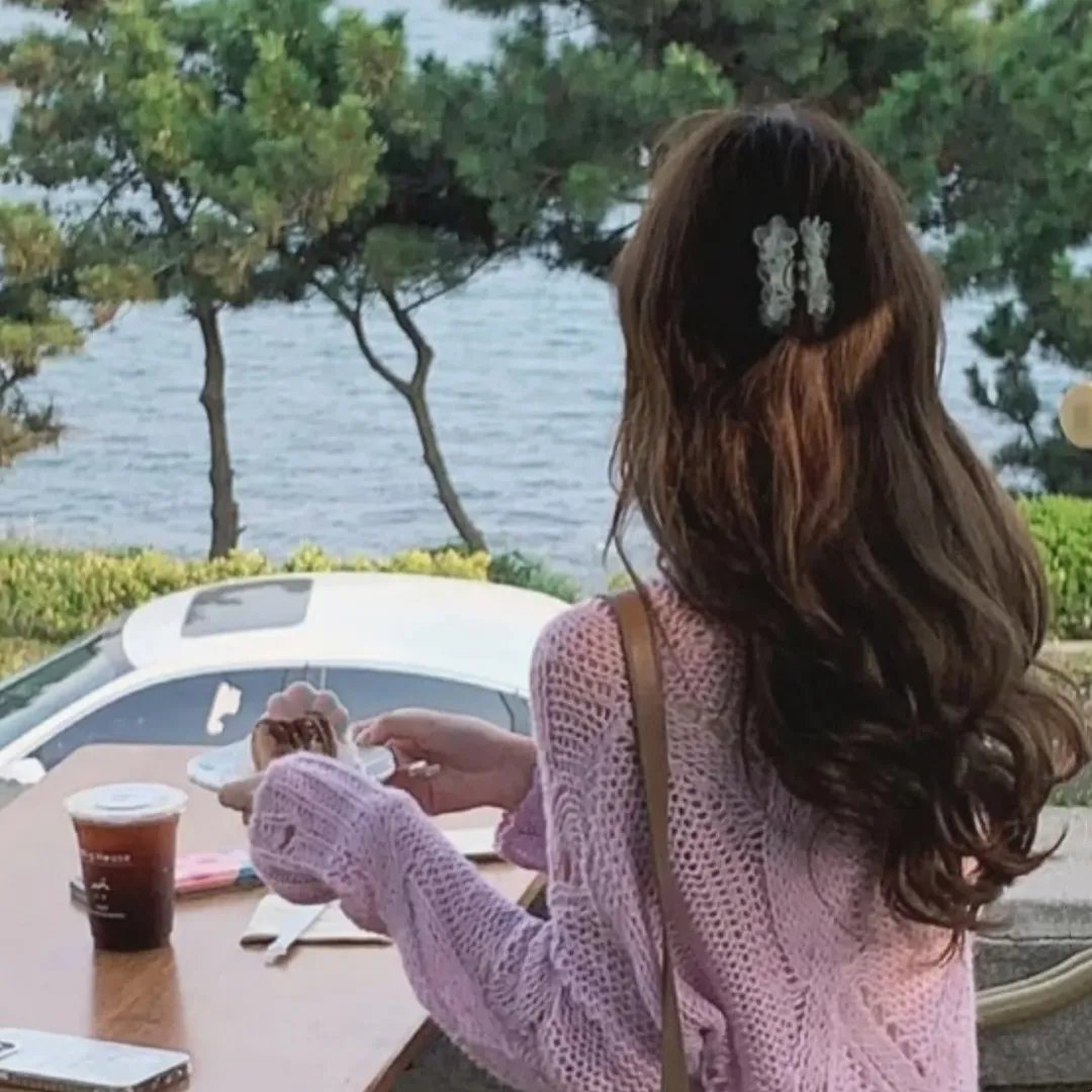 伴游女王